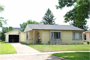 1819 LYNDALE AVE, a Lustron house, built in Eau Claire, Wisconsin in 1949.