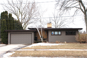 545 GATELY TERR, a Contemporary house, built in Madison, Wisconsin in 1950.