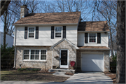 220 WESTMORLAND BLVD, a Colonial Revival/Georgian Revival house, built in Madison, Wisconsin in 1940.