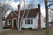 509 WESTMORLAND BLVD, a Colonial Revival/Georgian Revival house, built in Madison, Wisconsin in 1941.