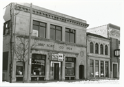 929 W HISTORIC MITCHELL ST, a Neoclassical/Beaux Arts small office building, built in Milwaukee, Wisconsin in 1924.