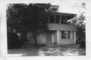 2741 CHAMBERLAIN AVE, a International Style house, built in Madison, Wisconsin in 1937.