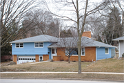 425 S MIDVALE BLVD, a Ranch house, built in Madison, Wisconsin in 1955.