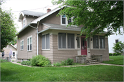 217 S EAST AVE 217 S EAST AVE, a Bungalow house, built in Waukesha, Wisconsin in 1922.