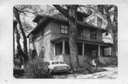 416 CASTLE PL, a American Foursquare house, built in Madison, Wisconsin in 1907.