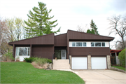 3998 PLYMOUTH CIR, a Contemporary house, built in Madison, Wisconsin in 1968.