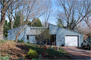 113 ALDEN DR, a Contemporary house, built in Madison, Wisconsin in 1970.