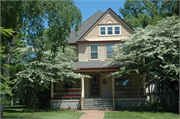806 W GRAND AVE, a Queen Anne house, built in Port Washington, Wisconsin in 1893.