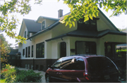 1930 N HI-MOUNT BLVD, a Bungalow house, built in Milwaukee, Wisconsin in 1913.