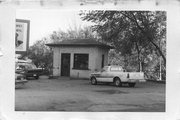 401 E MAIN ST, a Commercial Vernacular gas station/service station, built in Stoughton, Wisconsin in 1922.