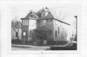 611 E JOHNSON ST, a Queen Anne duplex, built in Madison, Wisconsin in 1890.