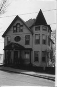 811 SPAIGHT ST, a Queen Anne house, built in Madison, Wisconsin in 1898.