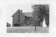 SE CNR OF COUNTY HIGHWAY DD AND COUNTY HIGHWAY D, a Gabled Ell house, built in Montrose, Wisconsin in .