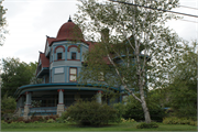 5 S JOHN PAUL RD, a Queen Anne house, built in Milton, Wisconsin in 1911.