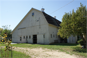 313 E HIGH STREET, a Astylistic Utilitarian Building barn, built in Milton, Wisconsin in 1911.