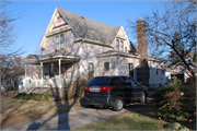 403 S MICHIGAN ST, a Queen Anne house, built in De Pere, Wisconsin in 1903.