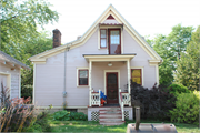 403 S MICHIGAN ST, a Queen Anne house, built in De Pere, Wisconsin in 1903.