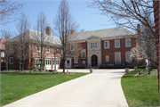 4424 N Lake Dr, a Colonial Revival/Georgian Revival house, built in Shorewood, Wisconsin in 1917.