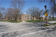 1600 E LAKE BLUFF BLVD, a Late Gothic Revival elementary, middle, jr.high, or high, built in Shorewood, Wisconsin in 1924.
