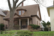 2409 E STRATFORD CT, a Craftsman house, built in Shorewood, Wisconsin in .