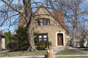 4420 N ARDMORE AVE, a English Revival Styles house, built in Shorewood, Wisconsin in 1931.