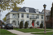 2706 E Beverly Rd, a house, built in Shorewood, Wisconsin in 1918.