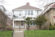 4159-4161 N FARWELL AVE, a Two Story Cube duplex/two-flat, built in Shorewood, Wisconsin in 1923.