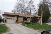 3909 N HARCOURT PL, a Ranch house, built in Shorewood, Wisconsin in 1951.