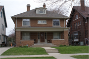 3949 N Harcourt Pl, a American Foursquare house, built in Shorewood, Wisconsin in 1912.