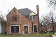 1401 E KENMORE PL 1401 E KENMORE PL, a English Revival Styles house, built in Shorewood, Wisconsin in 1931.