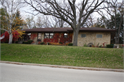 340 PARK AVE, a Ranch house, built in Burlington, Wisconsin in 1960.