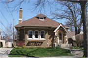 1812 E KENSINGTON BLVD, a Bungalow house, built in Shorewood, Wisconsin in 1931.