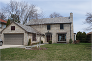 4068 N Lake Dr, a Colonial Revival/Georgian Revival house, built in Shorewood, Wisconsin in 1940.