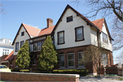 4216 N Lake Dr, a English Revival Styles house, built in Shorewood, Wisconsin in 1915.