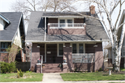 4320 N MARYLAND AVE, a Bungalow house, built in Shorewood, Wisconsin in 1920.