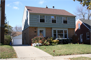5427 N SHORELAND AVE, a Colonial Revival/Georgian Revival house, built in Whitefish Bay, Wisconsin in 1950.