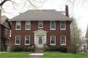 2521 E NEWTON AVE 2521 E NEWTON AVE, a Colonial Revival/Georgian Revival house, built in Shorewood, Wisconsin in 1920.
