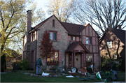 5347 N HOLLYWOOD AVE 5347 N HOLLYWOOD AVE, a English Revival Styles house, built in Whitefish Bay, Wisconsin in 1930.