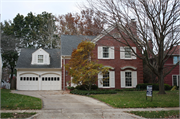 1011 E SYLVAN AVE, a Colonial Revival/Georgian Revival house, built in Whitefish Bay, Wisconsin in 1937.