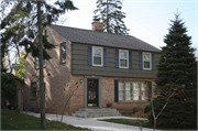 881 E LAKE FOREST AVE, a Colonial Revival/Georgian Revival house, built in Whitefish Bay, Wisconsin in 1950.