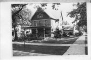 333 OAK ST, a Queen Anne house, built in Stoughton, Wisconsin in 1900.