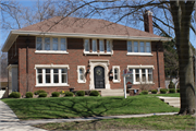 4418 N Prospect Ave, a English Revival Styles house, built in Shorewood, Wisconsin in 1922.