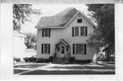 317 OAK ST, a Queen Anne house, built in Stoughton, Wisconsin in 1905.