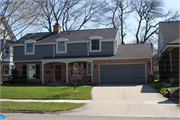 4064 N Richland Ct, a Prairie School house, built in Shorewood, Wisconsin in 1969.