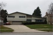 4629 N LAKE DR 4629 N LAKE DR, a Ranch house, built in Whitefish Bay, Wisconsin in 1962.