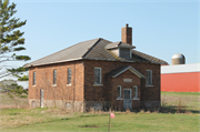 W7259 STATE HIGHWAY 19, a Craftsman elementary, middle, jr.high, or high, built in Milford, Wisconsin in 1926.