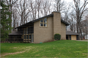 401 West Maple Ridge Dr, a Contemporary house, built in Stevens Point, Wisconsin in 1966.