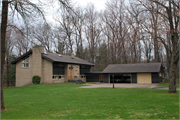 401 West Maple Ridge Dr, a Contemporary house, built in Stevens Point, Wisconsin in 1966.