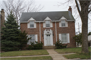 4516 E WILDWOOD AVE, a Colonial Revival/Georgian Revival house, built in Shorewood, Wisconsin in 1940.