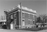 432 CASS ST, a Neoclassical/Beaux Arts small office building, built in La Crosse, Wisconsin in 1907.